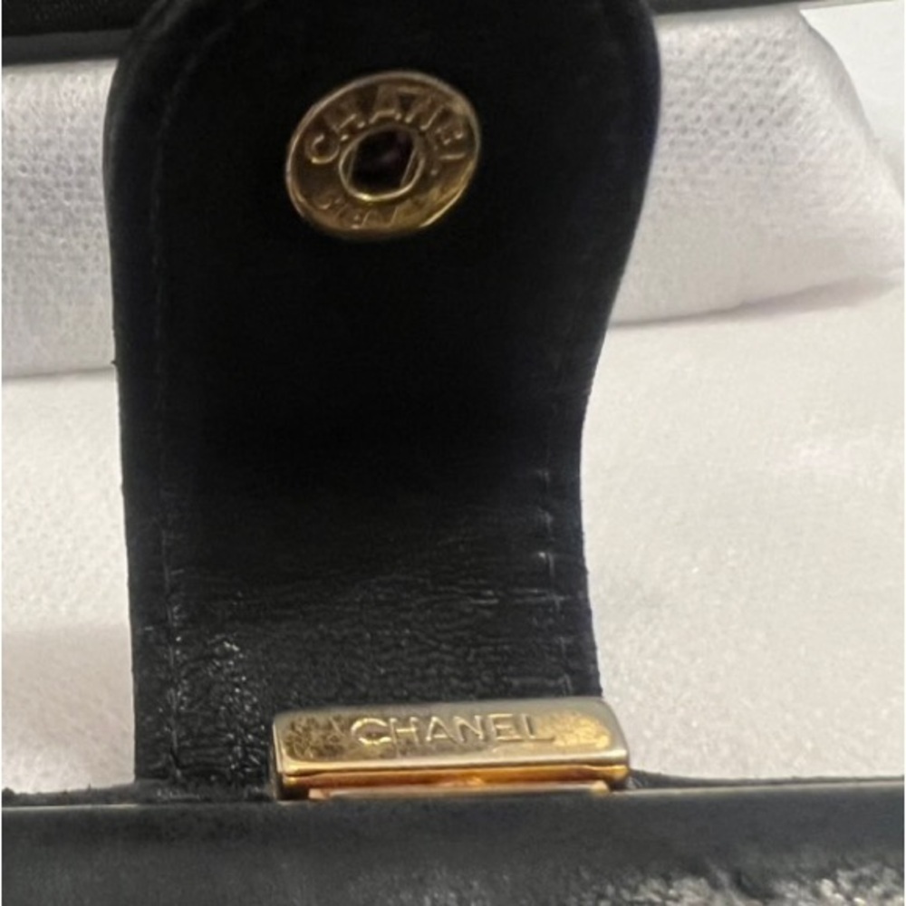Chanel Wallet - Picture 2 of 6